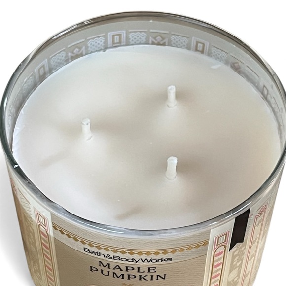 Bath & Body Works Maple Pumpkin 3-Wick Candles - Picture 4 of 7